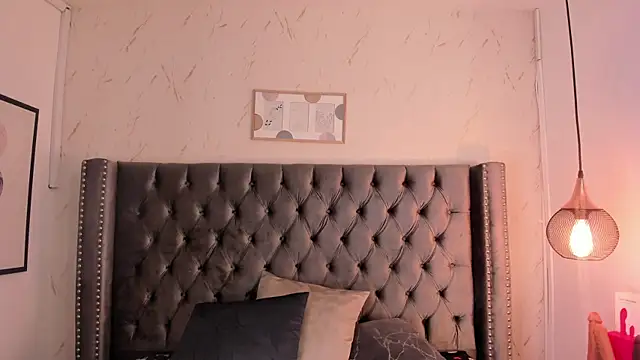 Snapshot of Kim_Blane chatting on 9, 10, 2025 Kim Blane online show from 9, 10, 2025