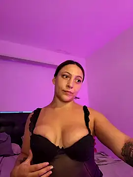 Snapshot of VickyHoult chatting on 6, 2, 2025 VickyHoult online show from 6, 2, 2025