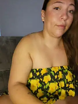 Snapshot of VickyHoult chatting on 2, 11, 2025 VickyHoult online show from 2, 11, 2025