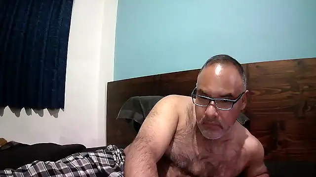 Snapshot of PhillDrake11 chatting on 7, 1, 2026 PhillDrake11 online show from 7, 1, 2026