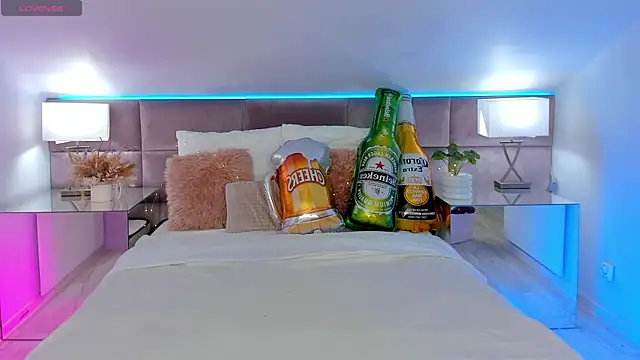 MiaMuse online show from 21, 9, 2025