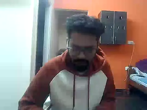 Snapshot of arhan3043 chatting on 28, 10, 2025 arhan3043 online show from 28, 10, 2025