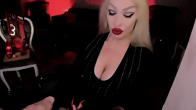 Snapshot of GreedyFinDom chatting on 5, 12, 2025 GreedyFinDom online show from 5, 12, 2025