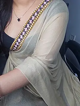 Snapshot of aliyaah_singh chatting on 25, 9, 2025 aliyaah singh online show from 25, 9, 2025