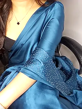 Snapshot of aliyaah_singh chatting on 20, 11, 2025 aliyaah singh online show from 20, 11, 2025