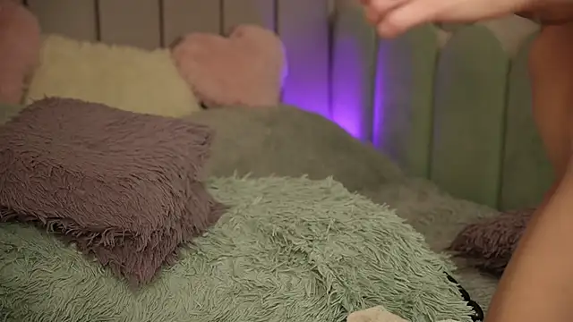 VickySecret96 online show from 27, 2, 2025