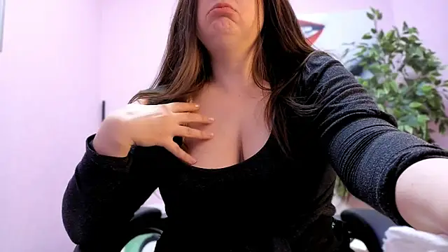 BattyMoll online show from 16, 4, 2026