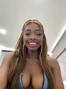 Snapshot of Vane_Rossee chatting on 8, 2, 2025 Vane Rossee online show from 8, 2, 2025