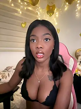 Snapshot of Vane_Rossee chatting on 10, 11, 2025 Vane Rossee online show from 10, 11, 2025