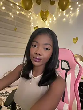 Snapshot of Vane_Rossee chatting on 12, 11, 2025 Vane Rossee online show from 12, 11, 2025