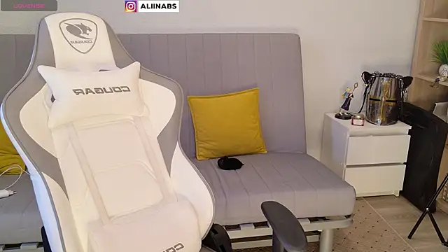 aliiiiiina online show from 2, 1, 2025