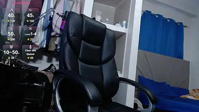 Snapshot of lewislamxxx_hot chatting on 20, 9, 2025 lewislamxxx hot online show from 20, 9, 2025