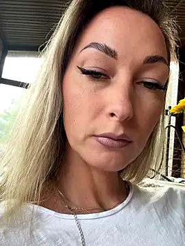 StarryHanna online show from 4, 10, 2025