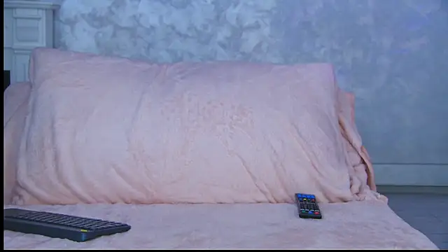 Snapshot of Michelle90u chatting on 15, 11, 2025 Michelle90u online show from 15, 11, 2025