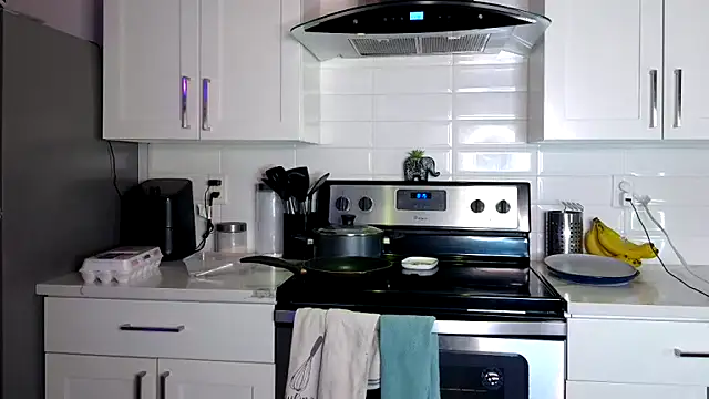 Snapshot of honeyybabyy112 chatting on 8, 3, 2025 honeyybabyy112 online show from 8, 3, 2025