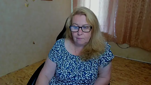 Snapshot of Frau_Marta chatting on 5, 7, 2026 Frau Marta online show from 5, 7, 2026