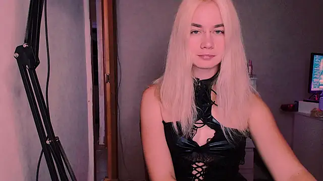 Snapshot of xxxcharismaaa chatting on 30, 9, 2025 xxxcharismaaa online show from 30, 9, 2025