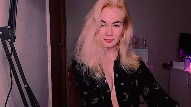 Snapshot of xxxcharismaaa chatting on 1, 10, 2025 xxxcharismaaa online show from 1, 10, 2025