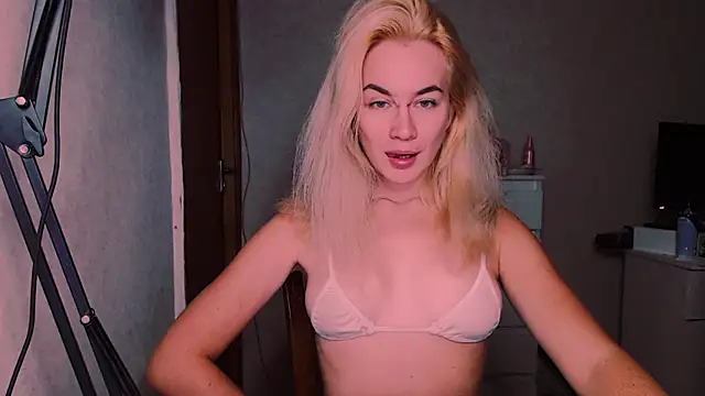 Snapshot of xxxcharismaaa chatting on 2, 10, 2025 xxxcharismaaa online show from 2, 10, 2025