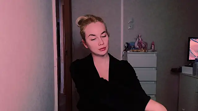 Snapshot of xxxcharismaaa chatting on 7, 10, 2025 xxxcharismaaa online show from 7, 10, 2025