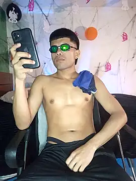 Snapshot of pinedasex777 chatting on 10, 10, 2025 pinedasex777 online show from 10, 10, 2025