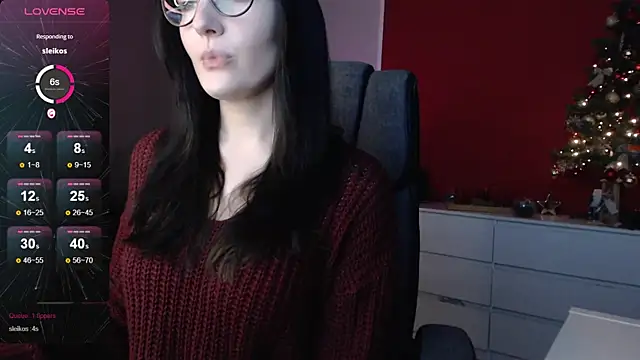 Snapshot of Alina_Lamour chatting on 5, 12, 2024 Alina Lamour online show from 5, 12, 2024