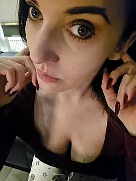 Snapshot of Alina_Lamour chatting on 18, 12, 2025 Alina Lamour online show from 18, 12, 2025