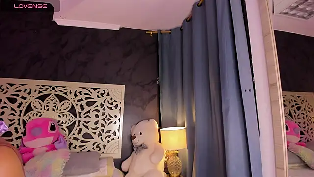Snapshot of Vivi_prinncess chatting on 16, 5, 2026 Vivi prinncess online show from 16, 5, 2026