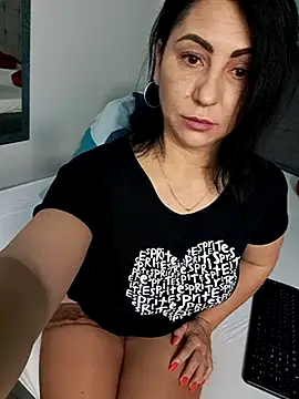 Snapshot of charrlote_love chatting on 28, 5, 2026 charrlote love online show from 28, 5, 2026