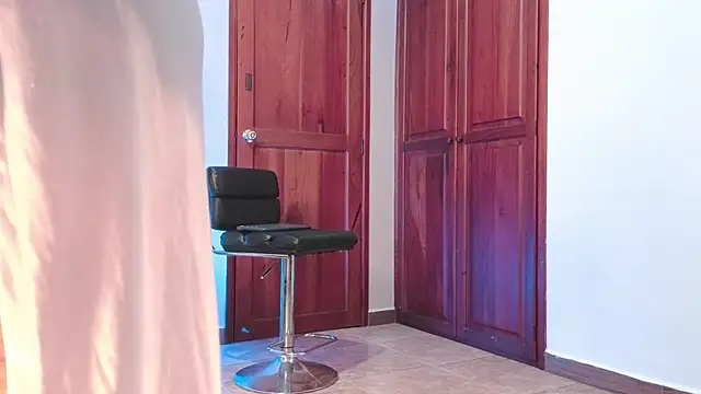 Snapshot of AGATHAA_WHITE chatting on 21, 11, 2025 AGATHAA WHITE online show from 21, 11, 2025