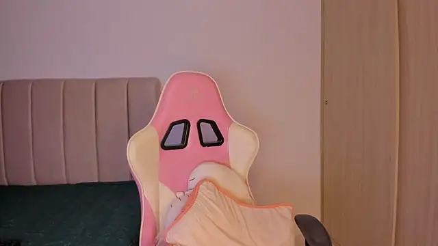 isa bunny online show from 15, 4, 2026