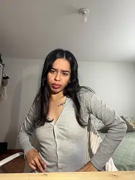 Snapshot of xlovelygirlx chatting on 4, 1, 2025 xlovelygirlx online show from 4, 1, 2025