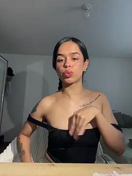 Snapshot of xlovelygirlx chatting on 10, 1, 2025 xlovelygirlx online show from 10, 1, 2025