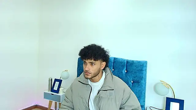 Snapshot of Alessandro_Vanni chatting on 5, 12, 2024 Alessandro Vanni online show from 5, 12, 2024