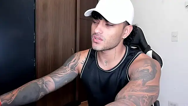 Snapshot of Alessandro_Vanni chatting on 14, 12, 2024 Alessandro Vanni online show from 14, 12, 2024