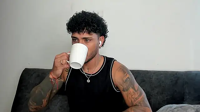 Snapshot of Alessandro_Vanni chatting on 9, 2, 2025 Alessandro Vanni online show from 9, 2, 2025