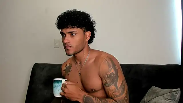 Snapshot of Alessandro_Vanni chatting on 14, 2, 2025 Alessandro Vanni online show from 14, 2, 2025