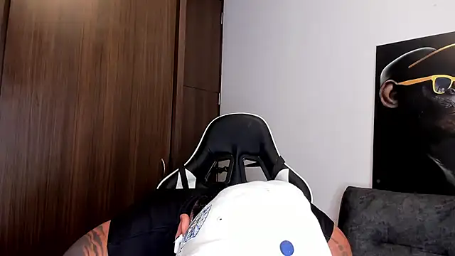 Snapshot of Alessandro_Vanni chatting on 7, 3, 2025 Alessandro Vanni online show from 7, 3, 2025