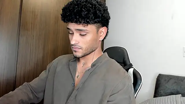 Snapshot of Alessandro_Vanni chatting on 9, 3, 2025 Alessandro Vanni online show from 9, 3, 2025