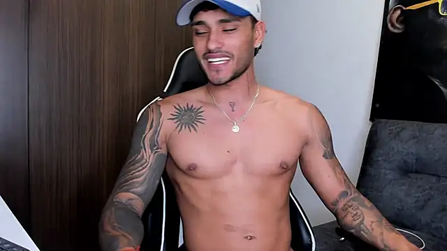 Snapshot of Alessandro_Vanni chatting on 10, 3, 2025 Alessandro Vanni online show from 10, 3, 2025