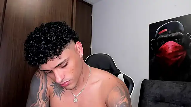 Snapshot of Alessandro_Vanni chatting on 20, 3, 2025 Alessandro Vanni online show from 20, 3, 2025