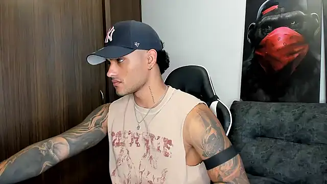 Snapshot of Alessandro_Vanni chatting on 22, 3, 2025 Alessandro Vanni online show from 22, 3, 2025