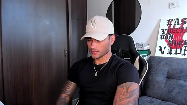 Snapshot of Alessandro_Vanni chatting on 26, 9, 2025 Alessandro Vanni online show from 26, 9, 2025