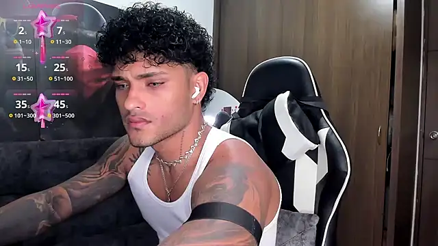 Snapshot of Alessandro_Vanni chatting on 22, 10, 2025 Alessandro Vanni online show from 22, 10, 2025