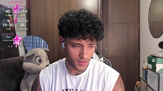 Snapshot of Alessandro_Vanni chatting on 6, 11, 2025 Alessandro Vanni online show from 6, 11, 2025