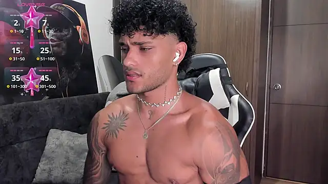 Snapshot of Alessandro_Vanni chatting on 12, 11, 2025 Alessandro Vanni online show from 12, 11, 2025