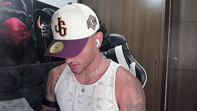 Snapshot of Alessandro_Vanni chatting on 14, 11, 2025 Alessandro Vanni online show from 14, 11, 2025