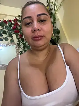 Snapshot of maymercy chatting on 27, 10, 2025 maymercy online show from 27, 10, 2025