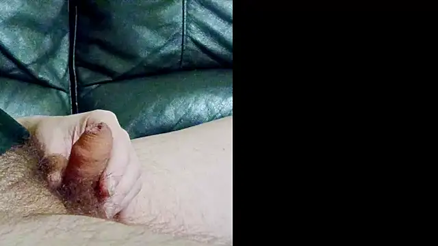 hairyuncut00 online show from 22, 2, 2025