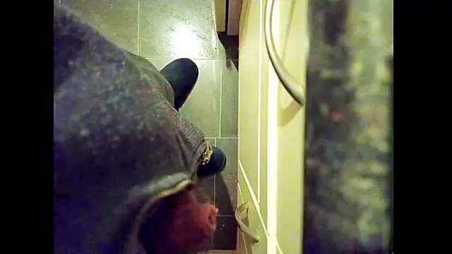 hairyuncut00 online show from 15, 2, 2026